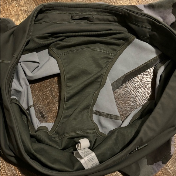 Lululemon speed up shorts! - Picture 6 of 7